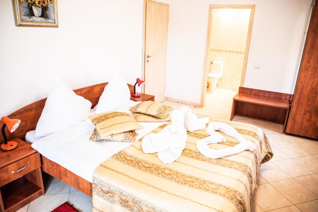 נפטון Club Onix Apartments מראה חיצוני תמונה